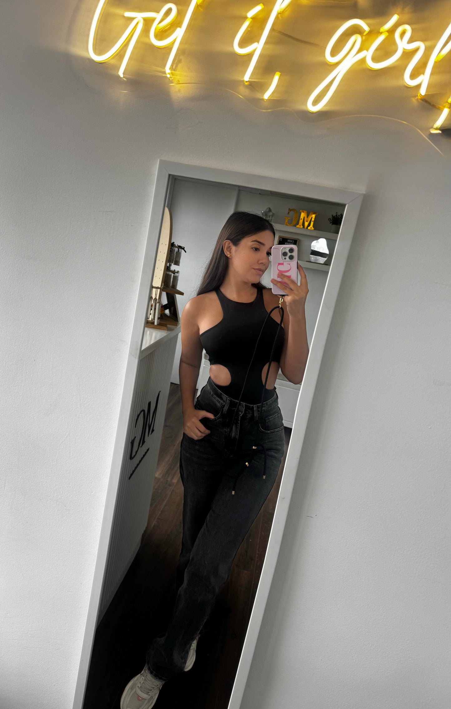 Body Mikaela