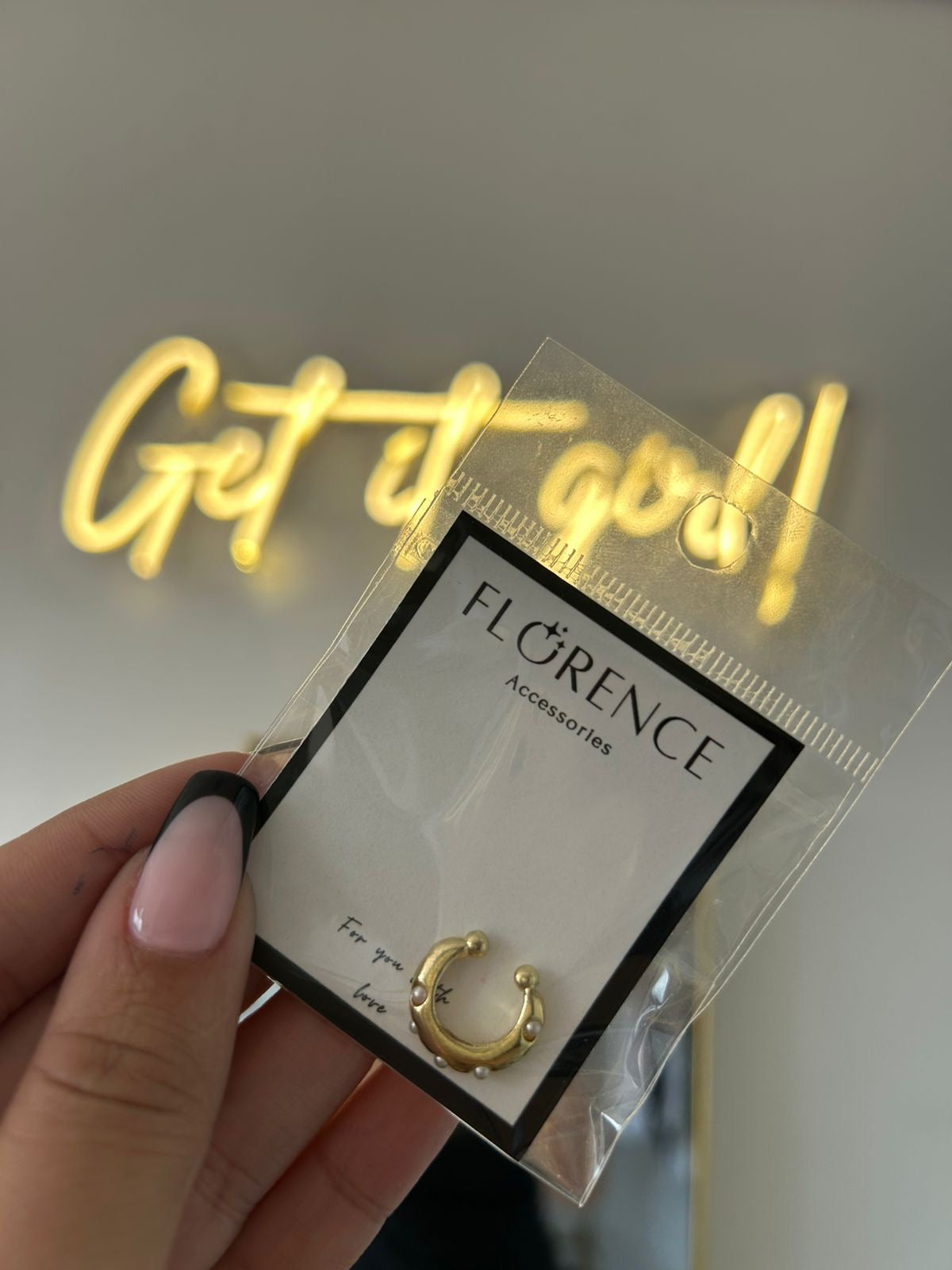 Ear cuff
