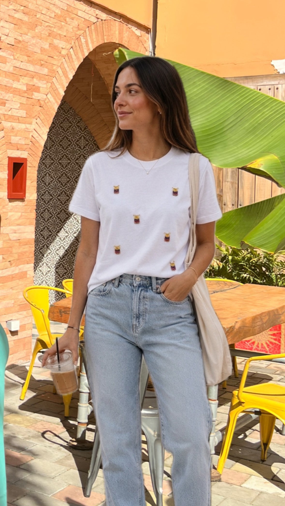 T-shirt + Pin edición limitada 🇨🇴